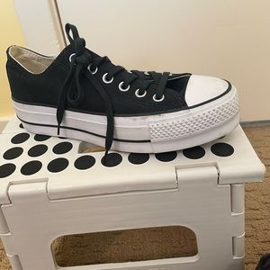 Women’s Converse Chuck Taylor’s platforms pre-loved s7.5 black